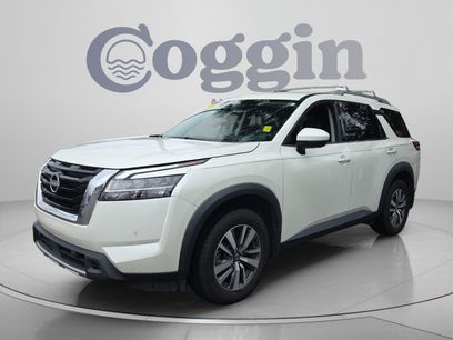 Used 2024 Nissan Pathfinder SL w/ Cargo Package