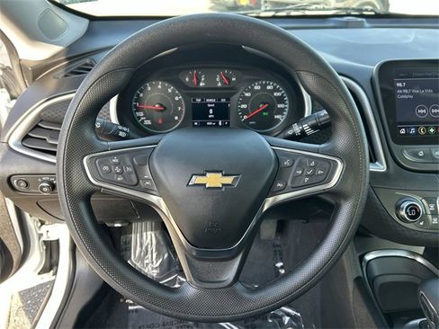Used 2025 Chevrolet Malibu LT image 21