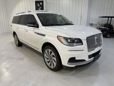 Used 2022 Lincoln Navigator L Reserve image 7
