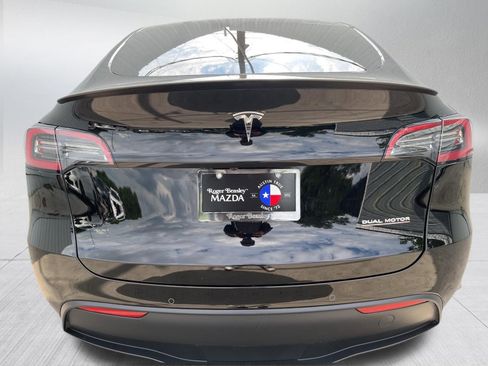 Used 2022 Tesla Model Y Performance AWD/4WD image 6