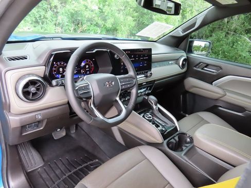 Used 2023 Chevrolet Colorado ZR2 w/ ZR2 Convenience Package III AWD/4WD image 32