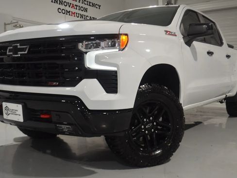 Used 2023 Chevrolet Silverado 1500 LT Trail Boss w/ Convenience Package II image 1