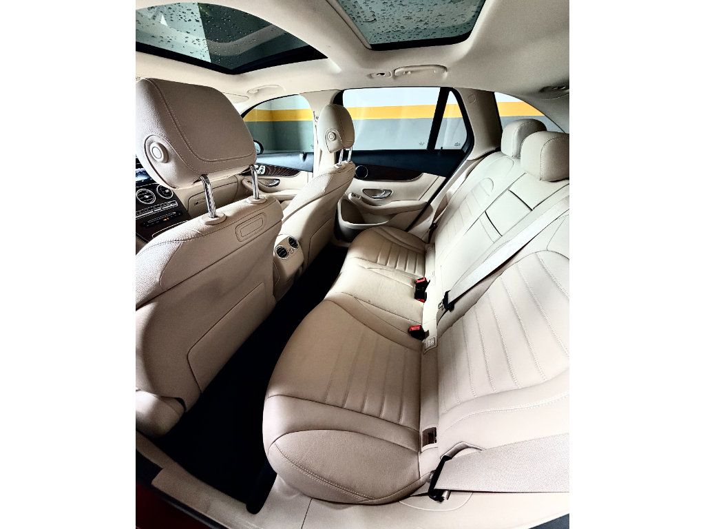 Used 2019 Mercedes-Benz GLC 300 4MATIC image 18