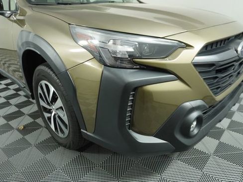 Used 2023 Subaru Outback Premium image 10