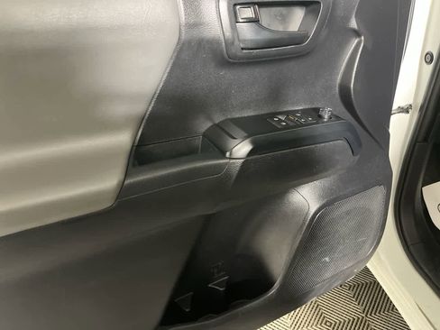 Used 2020 Toyota Tacoma SR image 13