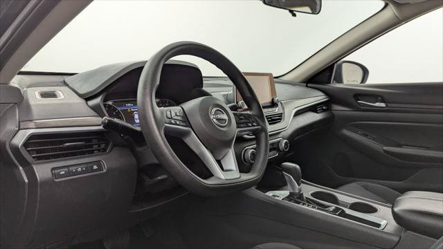 Used 2025 Nissan Altima 2.5 SV FWD image 23