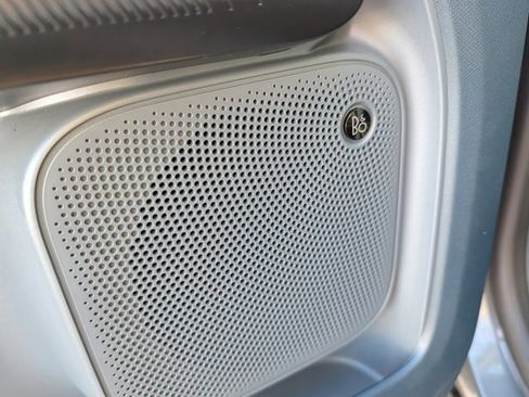 Certified 2024 Ford Maverick Lariat w/ Black Appearance Package image 8