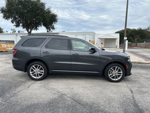 Used 2024 Dodge Durango GT image 2
