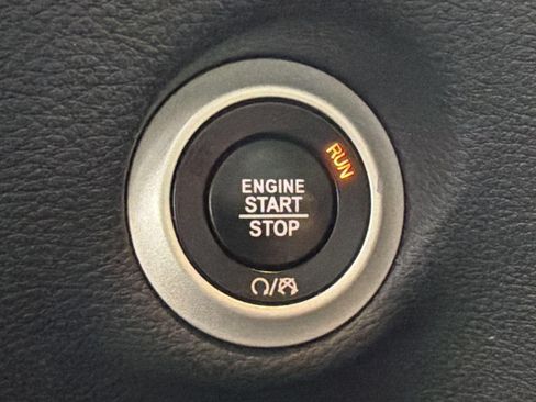 Used 2021 Chrysler Pacifica Touring w/ S Appearance Package FWD image 25