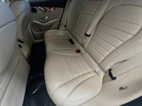 Used 2018 Mercedes-Benz GLC 300 4MATIC image 13