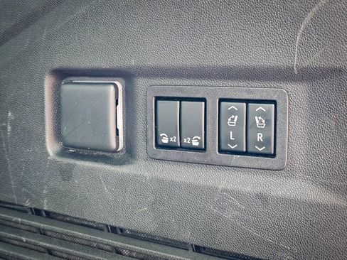 Certified 2022 GMC Yukon Denali image 34