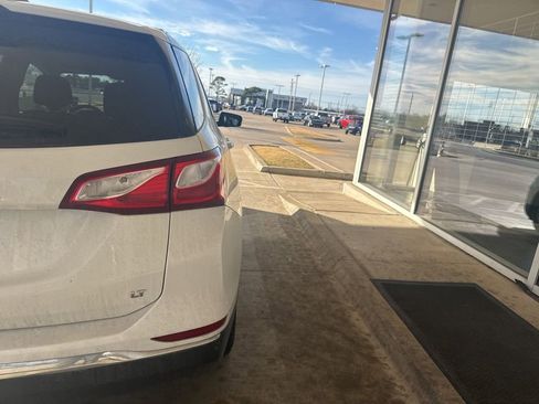 Used 2019 Chevrolet Equinox LT image 9