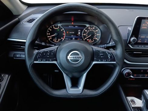 Used 2022 Nissan Altima 2.5 SV FWD image 21