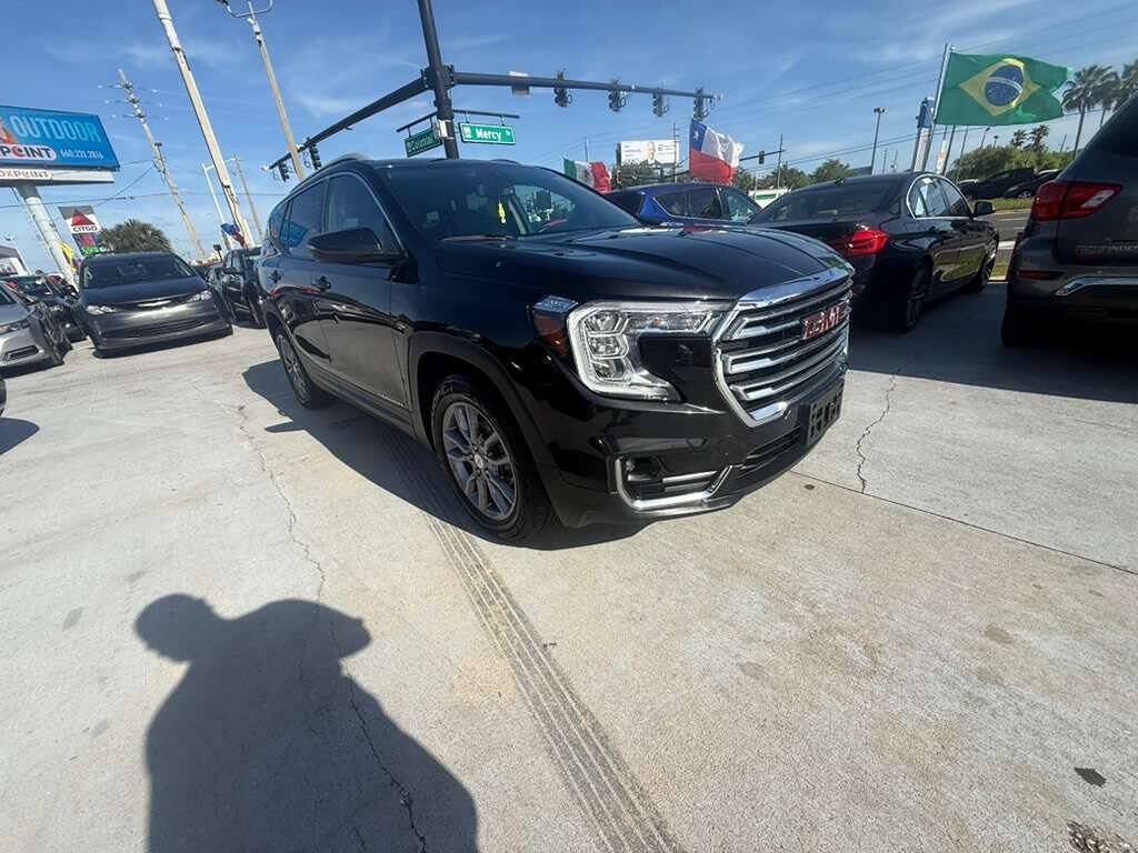 Used 2023 GMC Terrain SLT FWD image 2