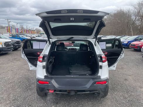 Used 2016 Jeep Cherokee Trailhawk w/ Comfort & Convenience Group image 25