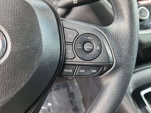 Used 2025 Toyota Corolla LE FWD image 21