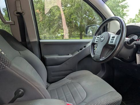 Used 2017 Nissan Frontier PRO-4X AWD/4WD image 11