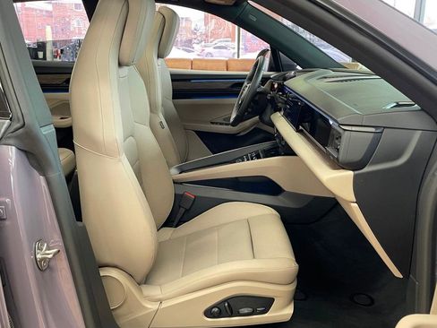 Used 2025 Porsche Macan 4 Electric image 26