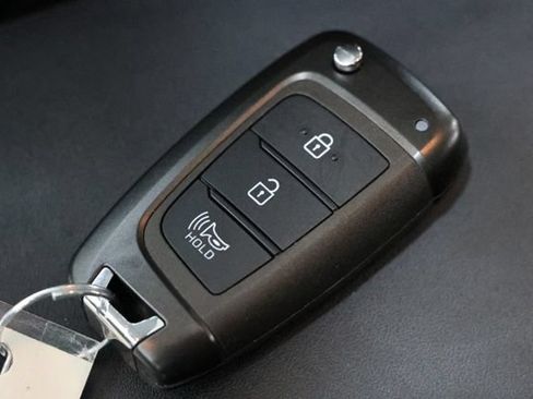 Used 2023 Hyundai Venue SEL FWD image 34