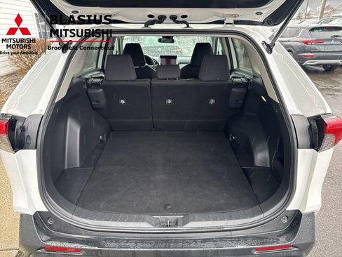 Used 2024 Toyota RAV4 LE AWD/4WD image 13
