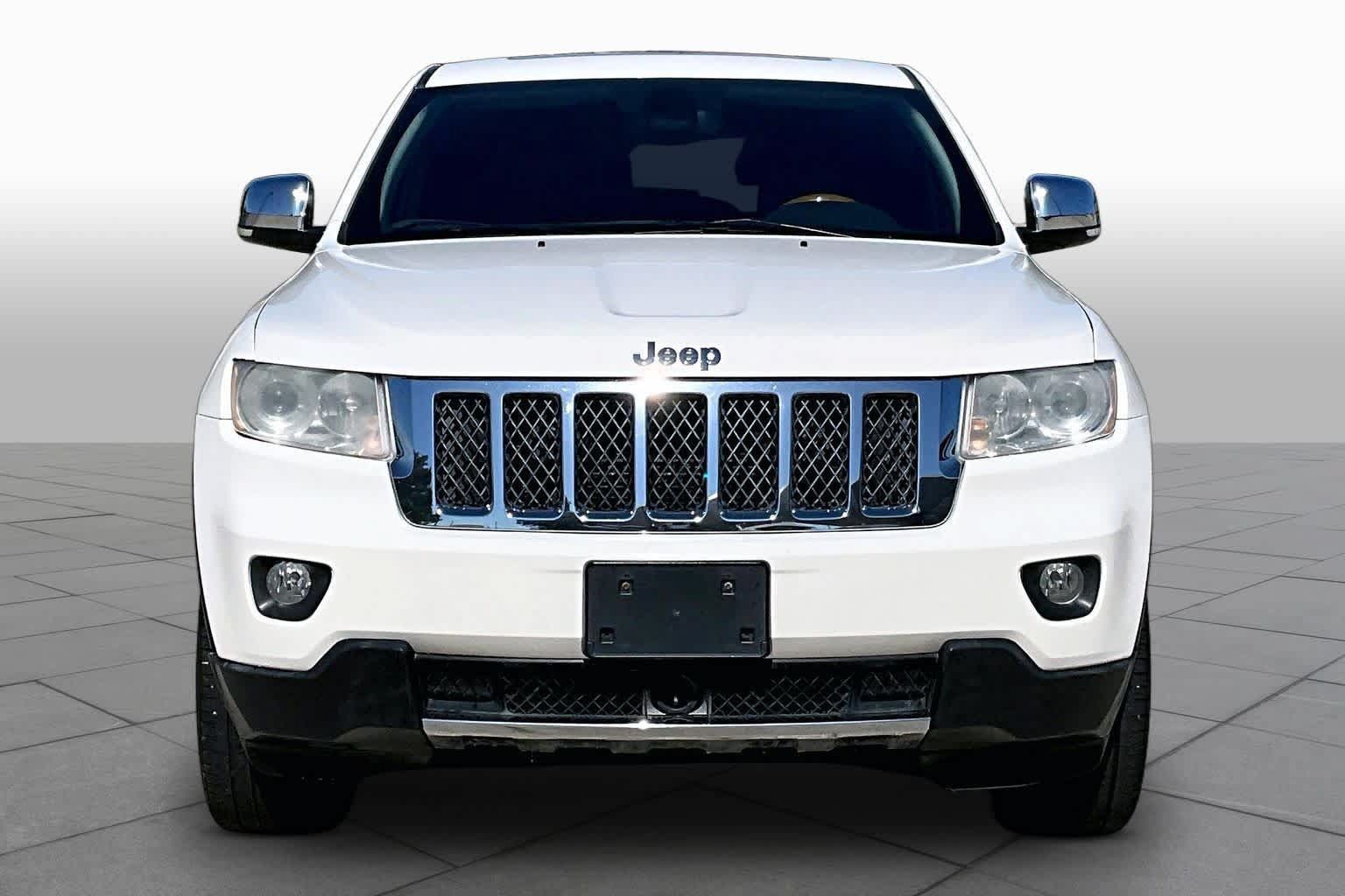 Used 2012 Jeep Grand Cherokee Overland AWD/4WD image 3
