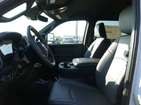 New 2026 RAM 2500 Tradesman AWD/4WD image 13