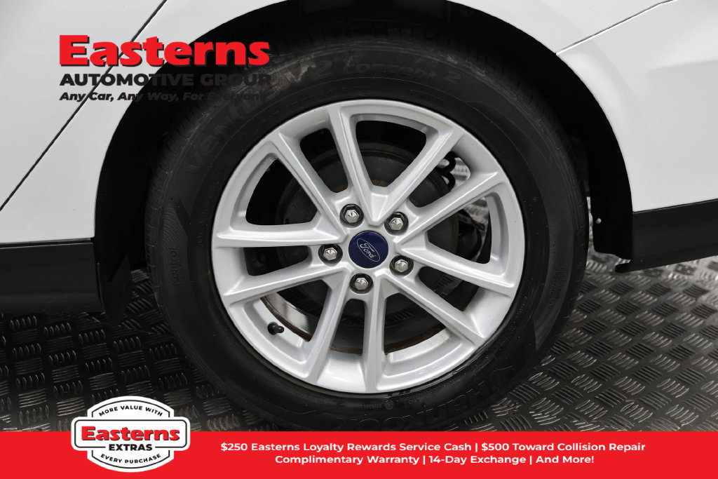 Used 2018 Ford Focus SE w/ Cold Weather Package FWD image 96