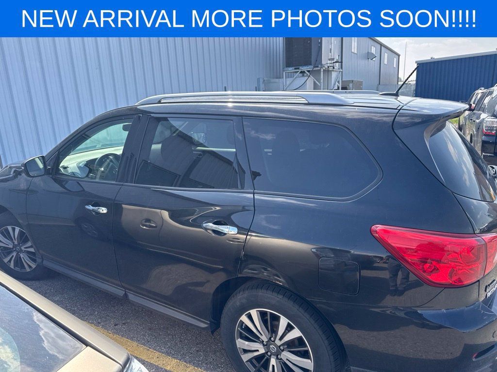 Used 2018 Nissan Pathfinder SV AWD/4WD image 5