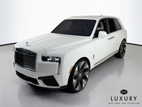 Used 2025 Rolls-Royce Cullinan AWD/4WD image 4