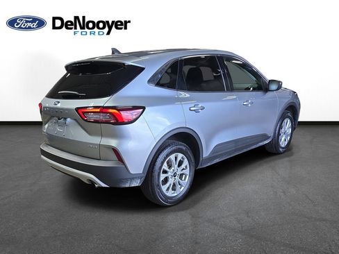 Used 2023 Ford Escape Active AWD/4WD image 6