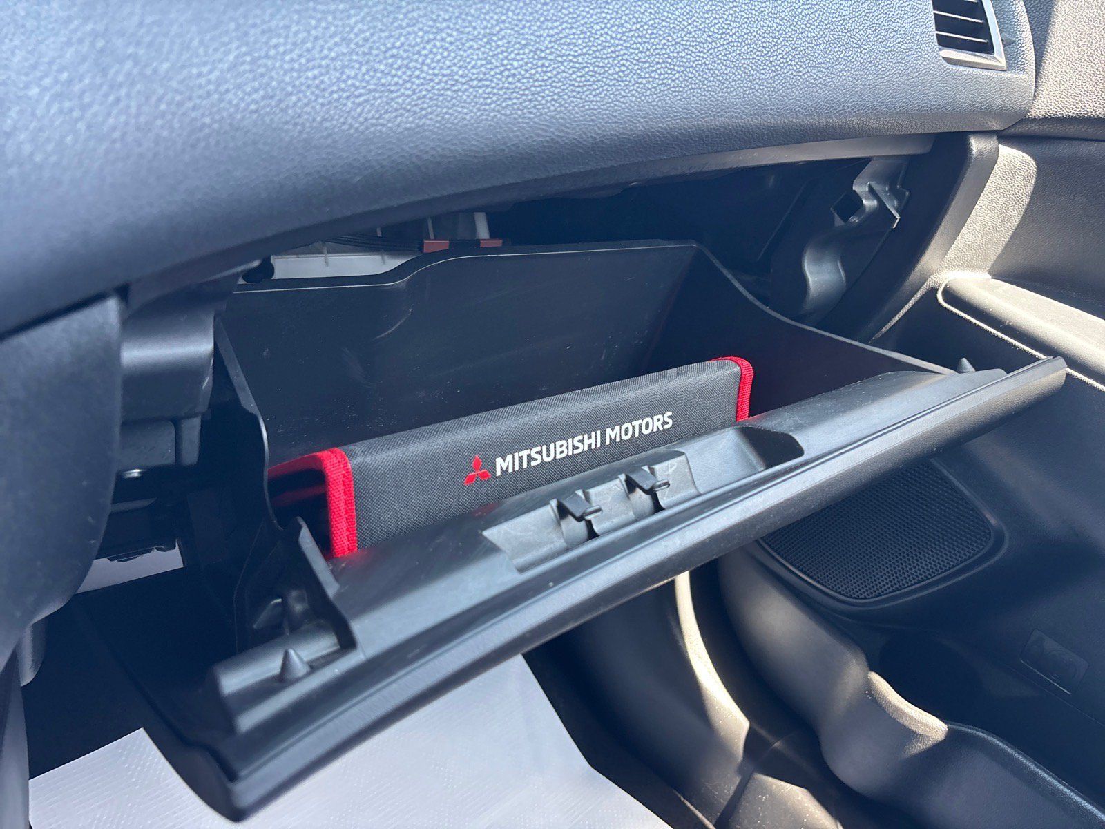 Used 2020 Mitsubishi Outlander Sport Black Edition FWD image 37