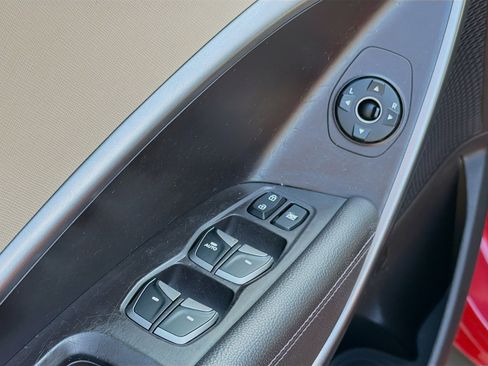 Used 2014 Hyundai Santa Fe GLS image 21