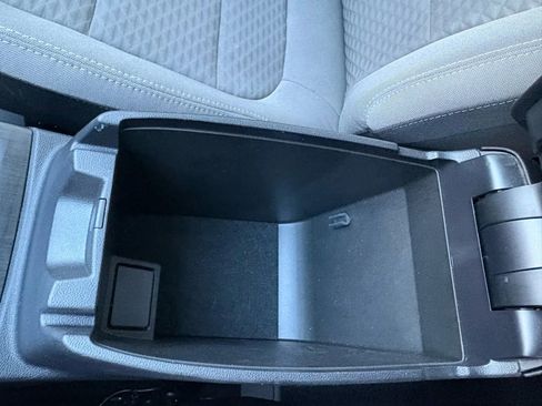 Used 2022 Ford Escape SE image 40