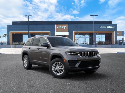 New 2026 Jeep Grand Cherokee Laredo w/ Trailer Tow Package RWD image 5