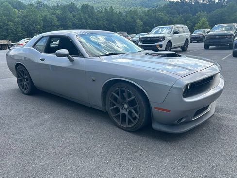 Used 2016 Dodge Challenger R/T Scat Pack RWD image 1