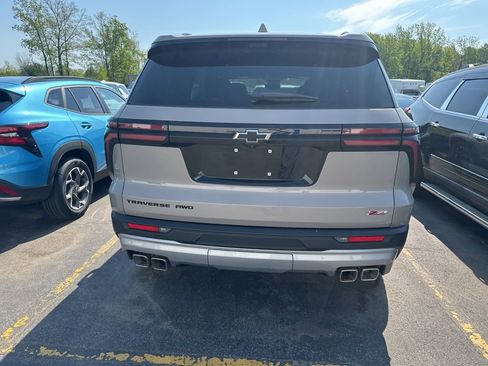 Used 2026 Chevrolet Traverse Z71 w/ Enhanced Driving Package AWD/4WD image 3