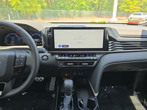 Used 2025 Toyota Camry XSE w/ Premium Package FWD image 19