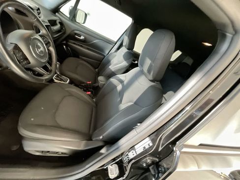 Used 2022 Jeep Renegade Altitude w/ Convenience Group AWD/4WD image 11