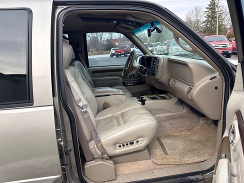 Used 2000 Cadillac Escalade 4WD image 13
