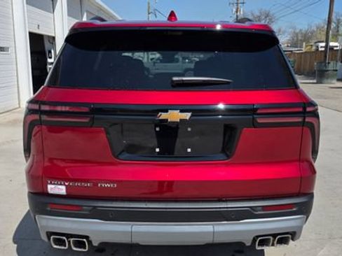 New 2026 Chevrolet Traverse LT w/ Sun and Wheel Package AWD/4WD image 5