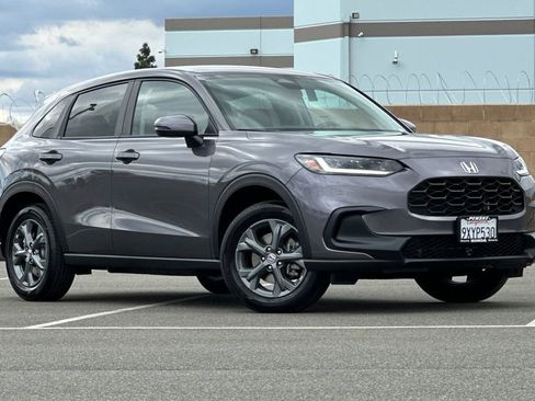 Certified 2026 Honda HR-V LX image 2