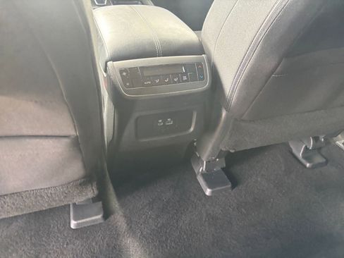 Used 2025 Nissan Pathfinder SV FWD image 24