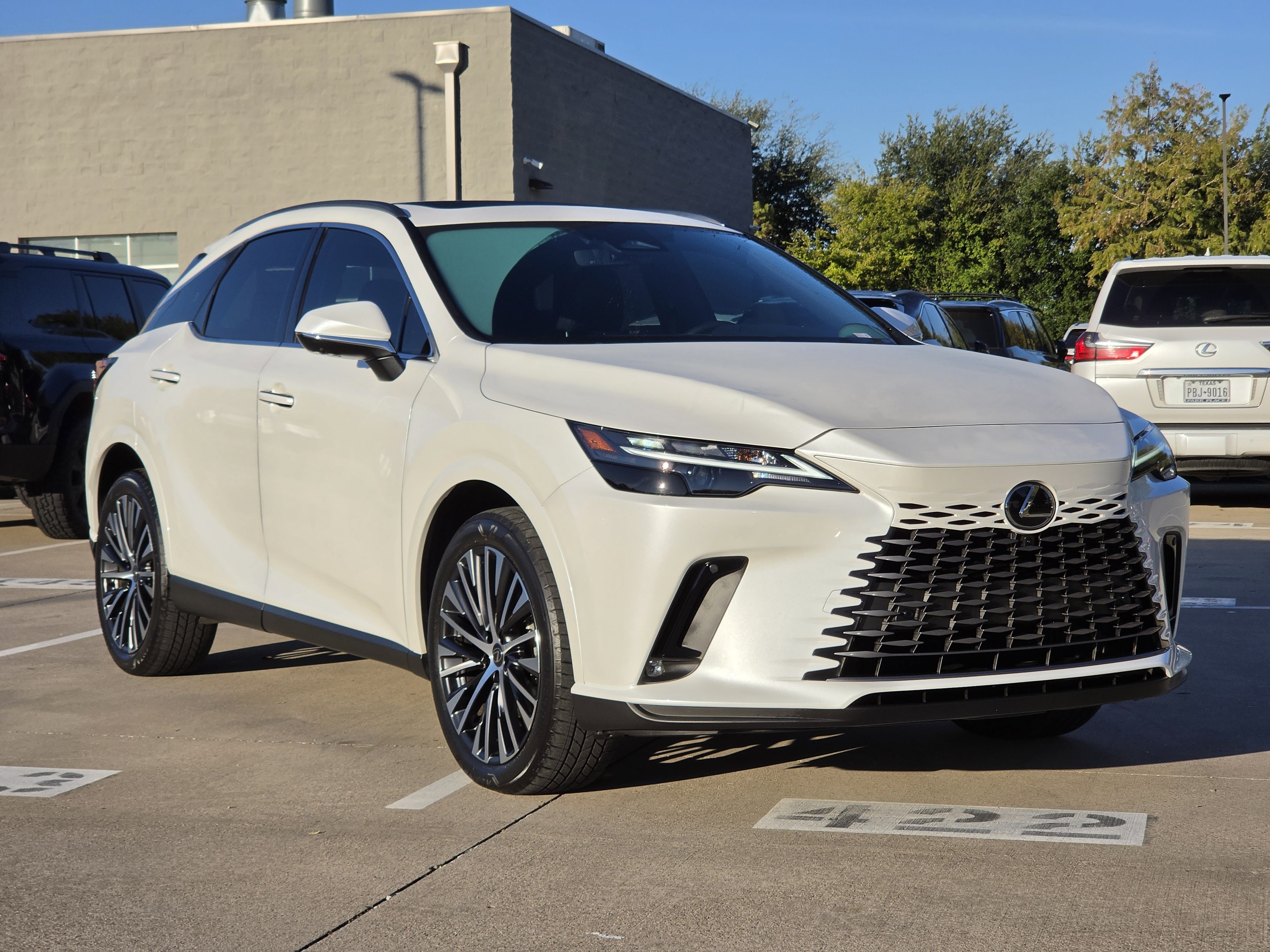 Used 2026 Lexus RX 350 Premium Plus w/ Accessory Package (Z1) FWD image 2