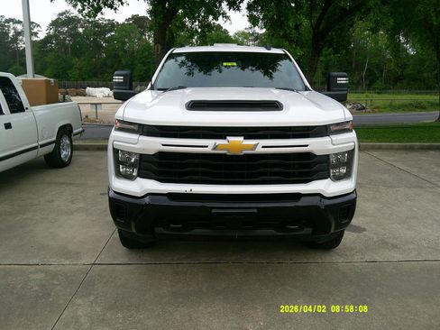 Used 2024 Chevrolet Silverado 2500 Custom w/ Custom Value Package AWD/4WD image 6