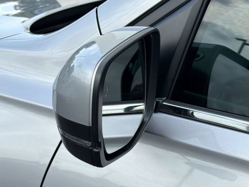 Used 2025 Honda Pilot Touring image 29