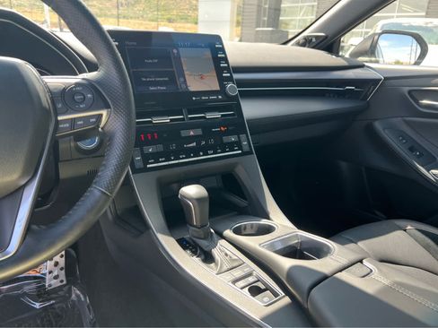 Used 2022 Toyota Avalon XSE FWD image 36