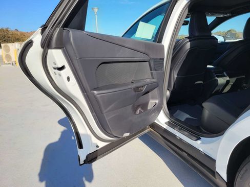 Certified 2026 Lexus ES 350e w/ Convenience Package FWD image 15