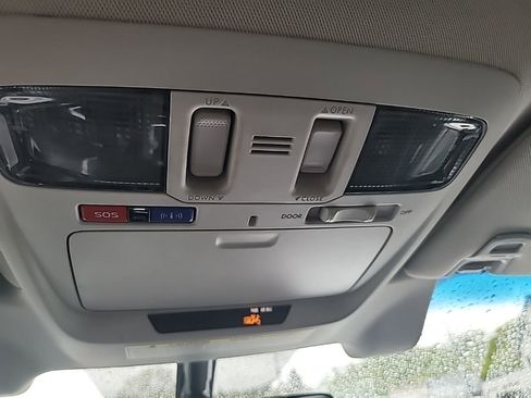 Used 2018 Subaru Outback 2.5i Limited image 28