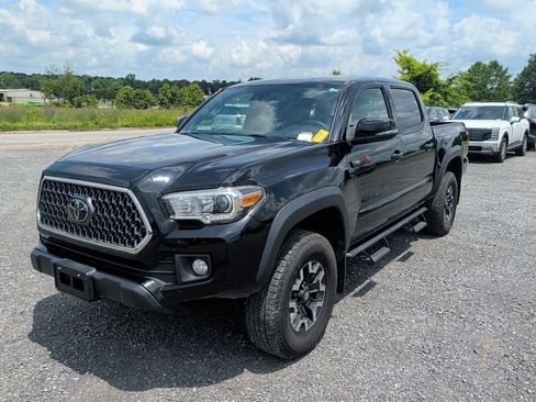 Used 2019 Toyota Tacoma TRD Off-Road AWD/4WD image 4