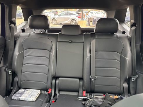 Used 2022 Volkswagen Tiguan SEL R-Line image 29